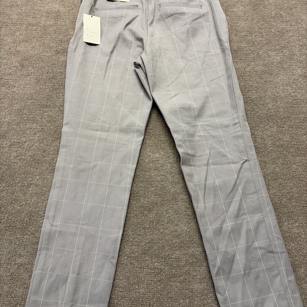 Elegant Women's Gray Checkered Pants 1650 - Picture 5 of 6
